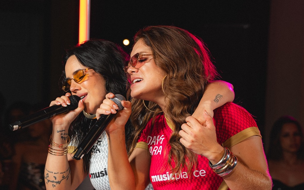 Day e Lara comemoram aniversário da dupla com Resenha das Braba 2
