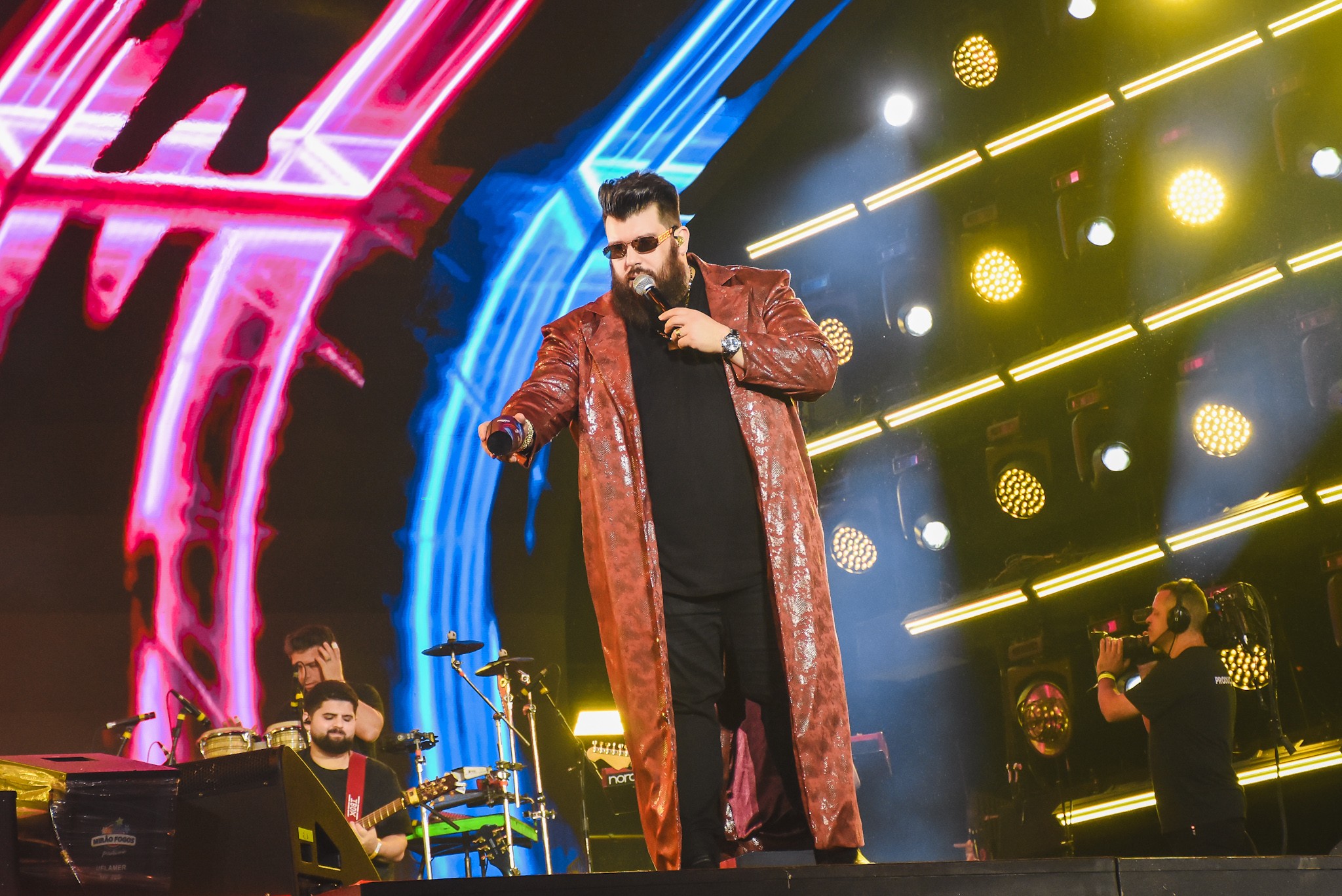 Panda leva sertanejo ao Jaguariúna Rodeo Festival em estreia no palco do rodeio